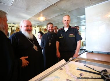 Митрополит Кирилл посетил ракетно-зенитный крейсер «Москва»