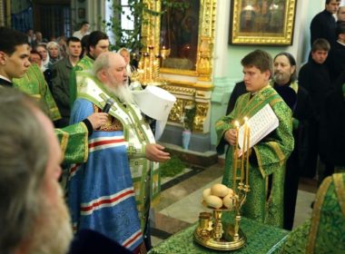 В канун Дня Святой Троицы митрополит Кирилл совершил всенощное бдение в Андреевском соборе