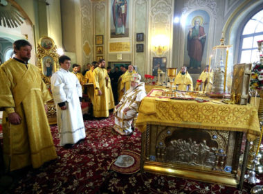 Митрополит Кирилл возглавил Литургию в выпускной день Ставропольской духовной семинарии
