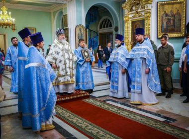 В праздник Донской иконы Божией Матери митрополит Кирилл совершил Литургию в Андреевском соборе