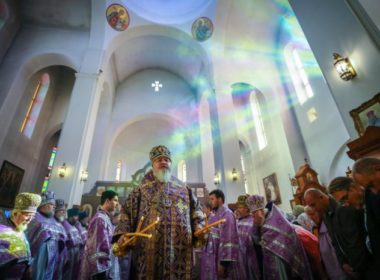 Митрополит Кирилл возглавил престольные торжества в Крестовоздвиженском храме