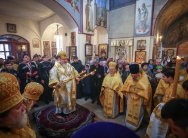Митрополит Кирилл возглавил престольные торжества в храме Александра Невского