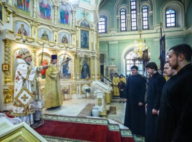 В Неделю 24-ю по Пятидесятнице митрополит Кирилл совершил Литургию в Андреевском соборе