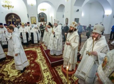 Митрополит Кирилл совершил всенощное бдение во Владимирском соборе накануне великого освящения собора