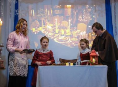 Студенты духовной школы поздравили митрополита Кирилла с Рождеством Христовым