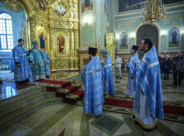 В праздник Сретения Господня митрополит Кирилл совершил Литургию в Казанском соборе