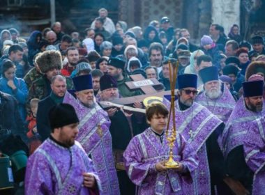 В канун Недели Крестопоклонной по улицам Ставрополя прошел крестный ход
