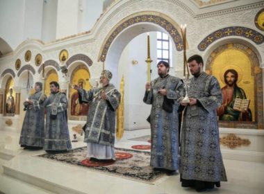 Митрополит Кирилл совершил пассию во Владимирском соборе
