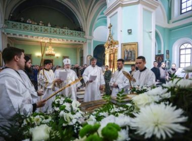 В Великую Субботу митрополит Кирилл совершил Литургию в Андреевском соборе