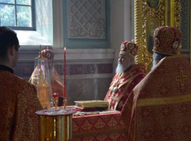 Митрополит Кирилл совершил Божественную литургию в день памяти святителя Николая Чудотворца