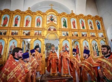 Cвященнослужители Ипатовского благочиния соборно совершили Литургию на Светлой седмице