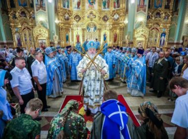 Митрополит Кирилл совершил Божественную литургию в престольный праздник Казанского кафедрального собора