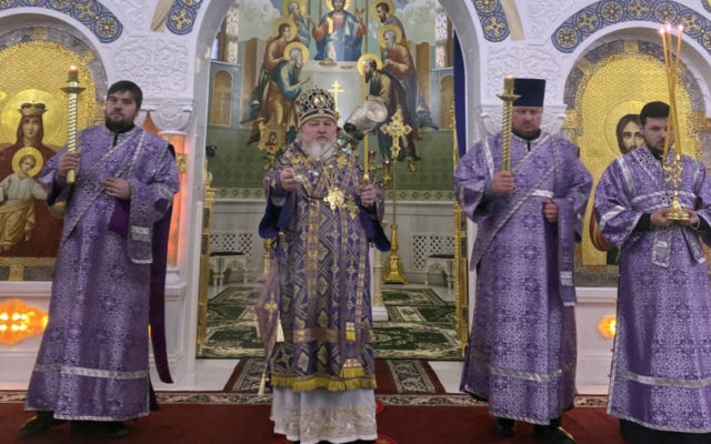 В канун Недели 4-й Великого поста митрополит Кирилл совершил всенощное бдение во Владимирском соборе