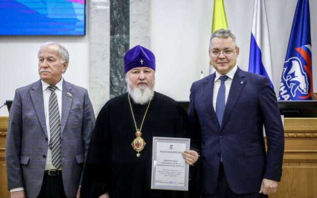 Губернатор Ставропольского края вручил благодарственное письмо митрополиту Кириллу