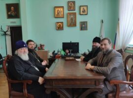 Митрополит Кирилл провел встречу с атаманом и духовником Хабаровского окружного казачьего общества