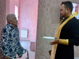 Священник посетил постояльцев дома для пребывания пожилых людей «Надежда»