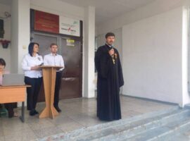 Священник поздравил учащихся школы №8 села Сенгилеевского с Днем Победы