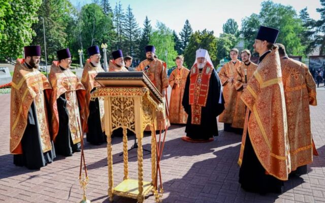 Митрополит Кирилл совершил литию по погибшим в Великой Отечественной войне