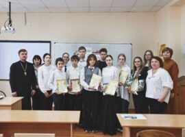 Священнослужитель приветствовал участников конференции «Святые воины земли Русской» в школе № 30 города Михайловска