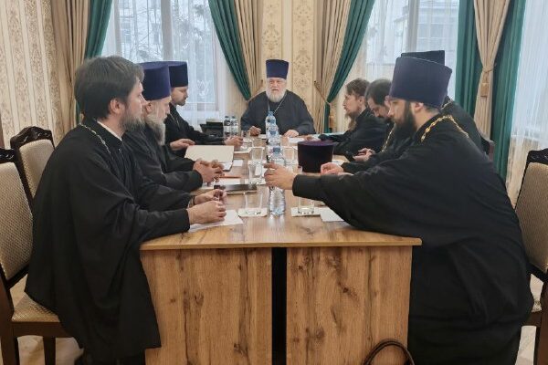 Ректор Ставропольской духовной семинарии возглавил работу заседания Административного совета