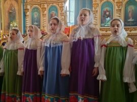 В храме Успения Божией Матери села Кочубеевского состоялся традиционный пасхальный фестиваль «Духовной радости сияние»