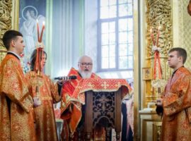 Митрополит Кирилл совершил Пасхальную великую вечерню в Казанском кафедральном соборе города Ставрополя