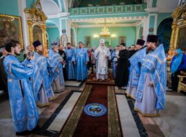 В праздник Благовещения Пресвятой Богородицы митрополит Кирилл совершил Литургию в Андреевском соборе города Ставрополя