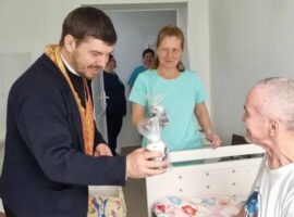 Священнослужитель посетил с пастырским визитом пациентов паллиативного отделения Сенгилеевской больницы