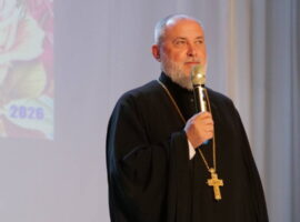 Благочинный Ольгинского округа поздравил медицинских работников с профессиональным праздником