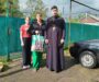Настоятель храма пророка Божия Илии поселка Рассвет посетил многодетные семьи прихожан храма