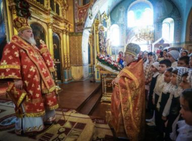 В среду Светлой седмицы митрополит Кирилл совершил Литургию в Успенском храме г. Ставрополя