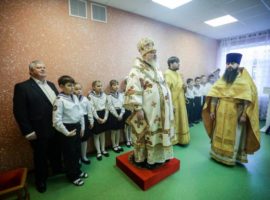 Митрополит Кирилл совершил Литургию в домовом храме Свято-Никольской начальной школы г. Михайловска