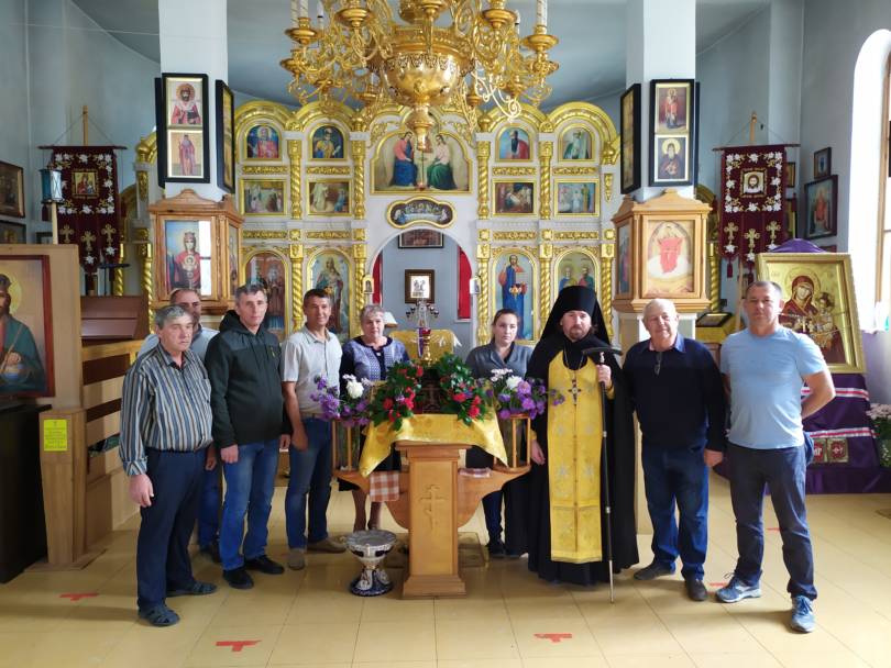 Насельники мужского монастыря совершили молебен перед началом посевных работ