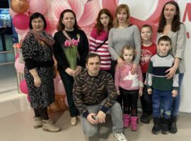Сотрудники и подопечные Регионального отделения Союза православных женщин посетили выставку картин семейной династии ставропольских художников Стаценко