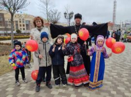 В Православной Свято-Владимирской гимназии города Ставрополя прошла благотворительная масленичная ярмарка
