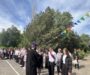 Священник принял участие в торжественной линейке, посвященной последнему звонку в школе села Добровольного