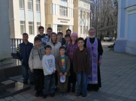 В храме Успения Пресвятой Богородицы города Ставрополя прошла экскурсия для воспитанников дошкольного детского дома № 9