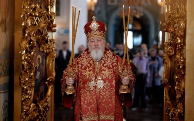 Митрополит Кирилл совершил Божественную литургию в храме святителя Николая в Заяицком