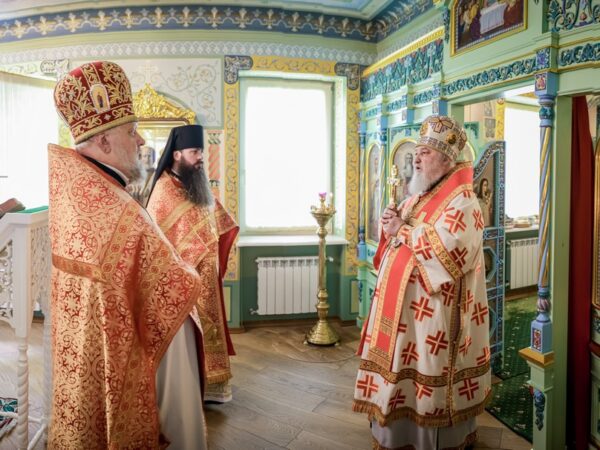 Митрополит Кирилл совершил Божественную литургию в домовом храме священномученика Игнатия Богоносца