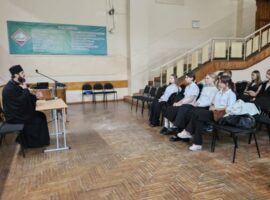 И. о. благочинного Донского округа провел беседу с учащимися гимназии № 7 села Донского