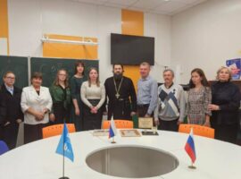 Настоятель храма Казанской иконы Божией Матери города Невинномысска поздравил педагогов школы № 2 с Днём учителя