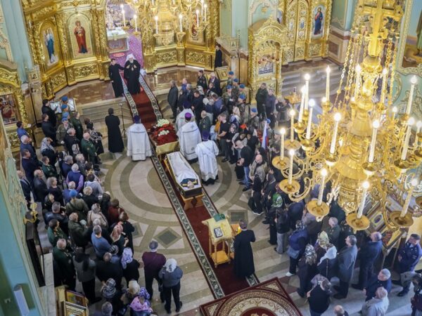 В Казанском кафедральном соборе города Ставрополя был совершен чин отпевания бывшего военного комиссара Ставропольского края Владимира Тельнова