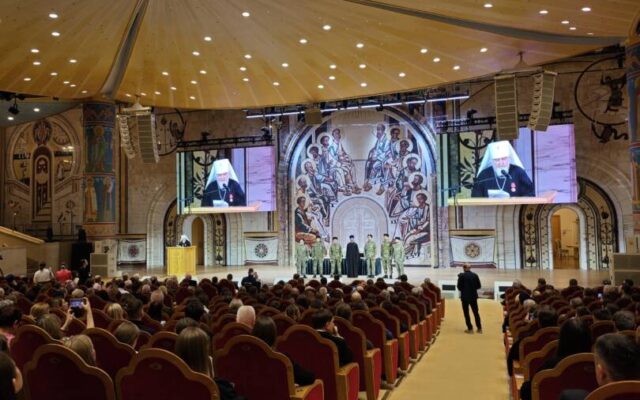 Митрополит Кирилл возглавил работу секции XXVII Всемирного русского народного собора «Народ и Армия едины»