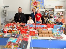 Настоятель храма Иверской иконы Божией Матери города Ставрополя посетил пациентов отделения гематологии и детской онкологии Ставропольской краевой детской клинической больницы