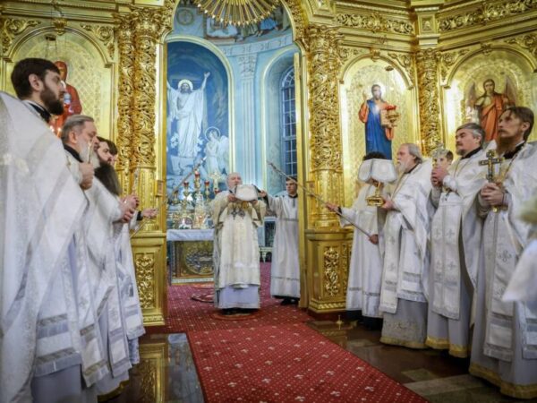 В праздник Крещения Господня митрополит Кирилл совершил Литургию и чин великого освящения воды в Казанском соборе