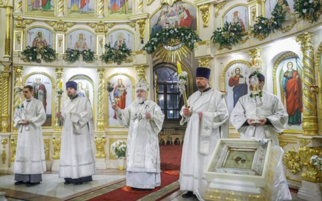 В канун праздника Крещения Господня митрополит Кирилл совершил всенощное бдение в Андреевском соборе