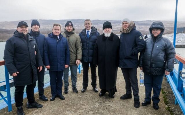 В праздник Крещения Господня митрополит Кирилл освятил воды Сенгилеевского водохранилища