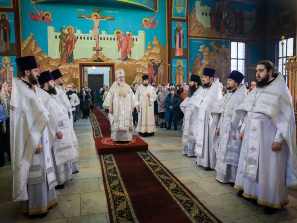 Митрополит Кирилл совершил Литургию в храме Рождества Христова п. Рыздвяный по случаю празднования 25-летия со дня освящения храма