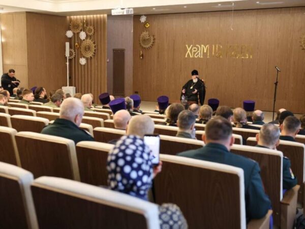 Митрополит Кирилл провел совещание с духовниками и атаманами Оренбургского казачьего войска