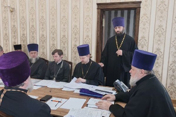 Ректор Ставропольской духовной семинарии возглавил работу заседания Административного совета